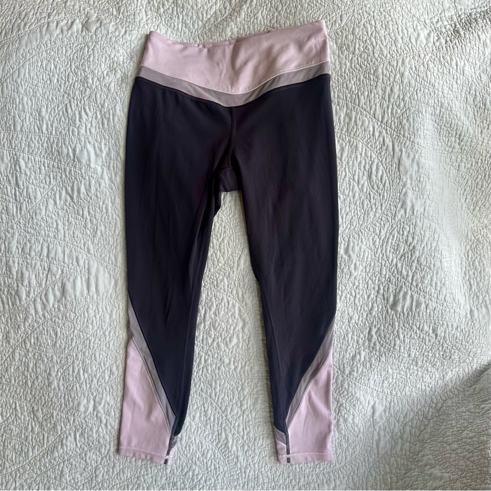 Athleta Purple Color Block Capri Leggings with Lined Mesh Size Small